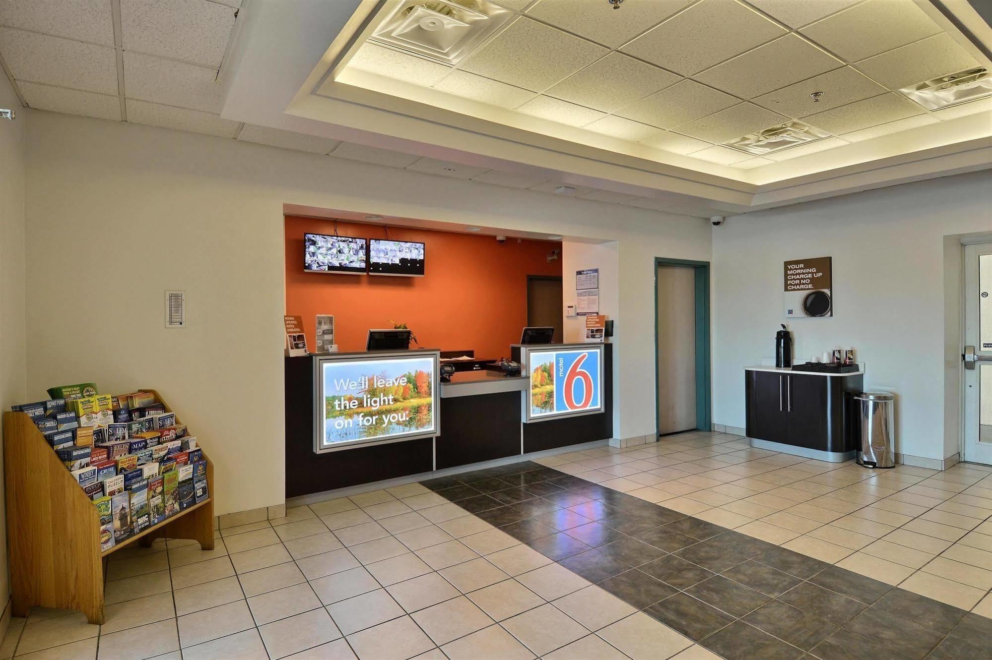 Motel 6-Tewksbury, Ma - Boston Buitenkant foto