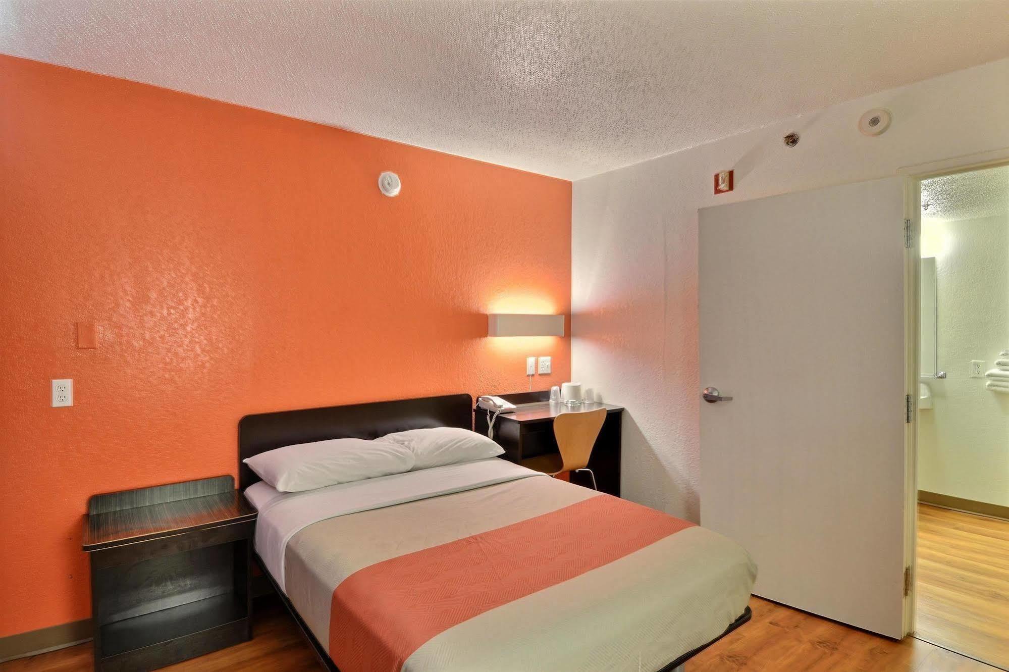 Motel 6-Tewksbury, Ma - Boston Buitenkant foto